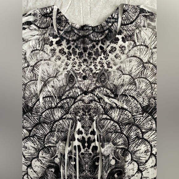 Apt 9 Womens Top 2X Peacock Print 3/4 Sleeve Artsy V Neck Black and White Casual - Picture 14 of 16